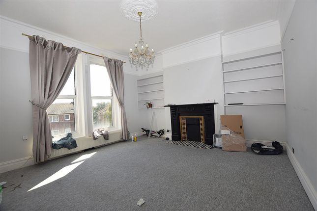 Flat 2, 11, Priory Avenue, Hastings photo 2