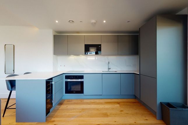 New Horizons Court, Brentford photo 2