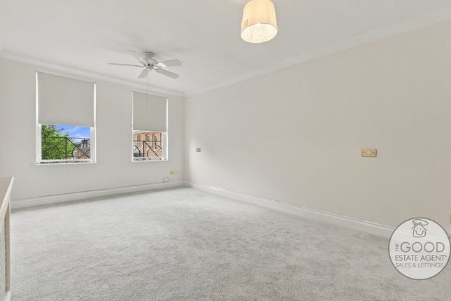 Flat 35, Carlton House Algers Road, Loughton photo 2
