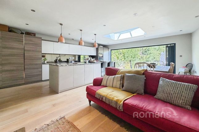 Portnall Cottage,, Wellington Avenue, Surrey photo 4