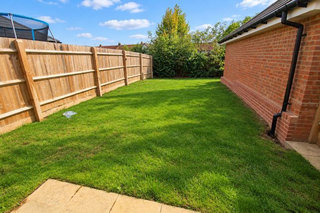 Giffin Way, Sawbridgeworth photo 4