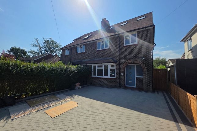 Flat Ensuite Room, 44, Avenue Gardens, Horley photo 3