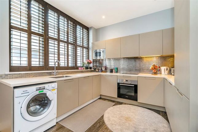 Flat 1, Victoria Chambers, 16-18, Strutton Ground, London photo 4