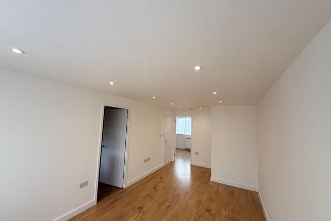 Blair Close , Hemel Hempstead  photo 3