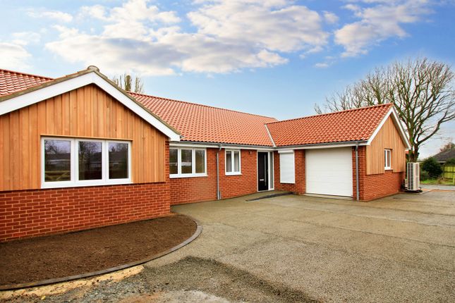 Detached bungalow to rent in Marjorie Loke, North Walsham