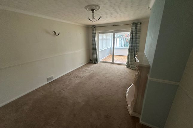10, Hemingford Crescent, Peterborough photo 4
