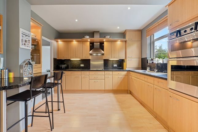 South Rise, Surrey photo 5