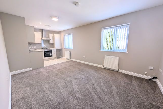 Flat 2, Compass Court, West Avenue, Burton Latimer photo 3