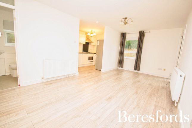 2 Chulmleigh Court,, Gordon Road, Brentwood photo 3