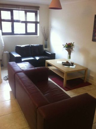 11, Orchid Close, London photo 2