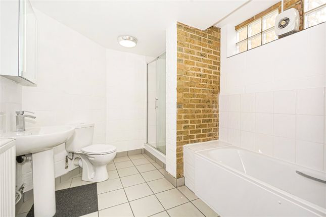 Flat for sale in Beulah Road, Walthamstow, London