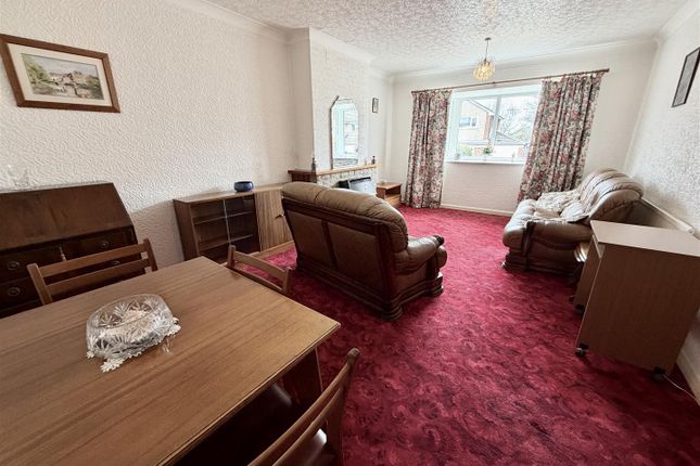 39, Cotswold Drive, Leeds photo 4