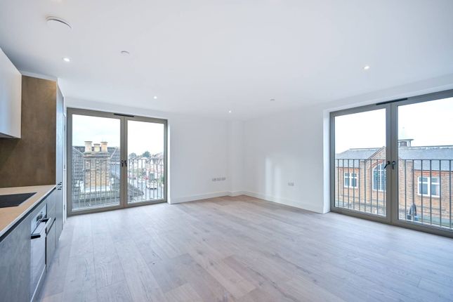 Flat for sale in Jade Apartments, New Malden