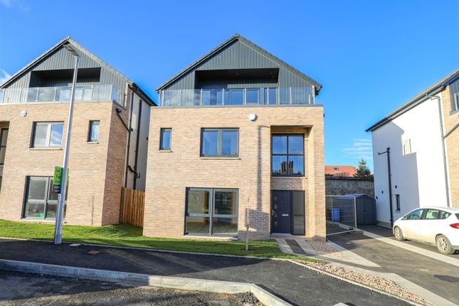 Thumbnail Detached house for sale in Bennochy Road, Kirkcaldy
