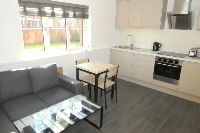 2 Bedroom Flats To Let In M14 Primelocation