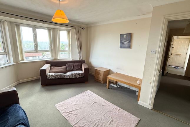 84/12 Waverley Crescent, Livingston photo 3