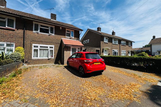 4, Whistler Close, Crawley photo 2