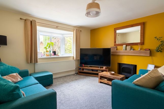 4 Hayley Close, Southampton photo 2
