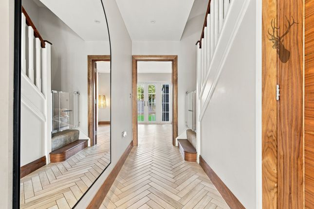 9 Abbotts Way Oak Hill Road, Romford photo 3