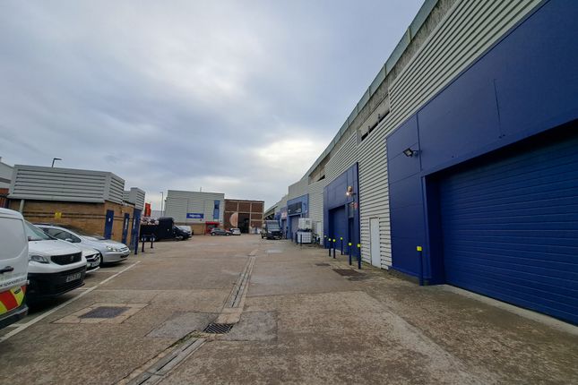Light industrial to let in Linford Street, London