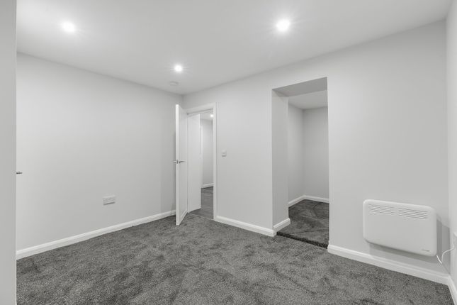 Flat 1, 13, Leeds Road, Halifax photo 5