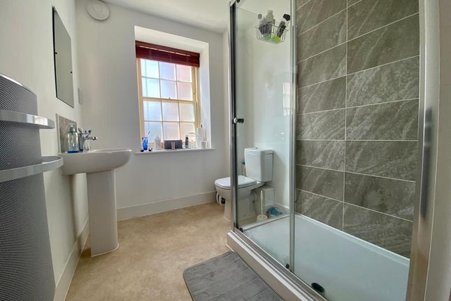 Flat 3, 4 Perreyman Square, Tiverton photo 3