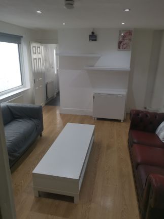 Thumbnail Flat to rent in Stacey Road, Cardiff