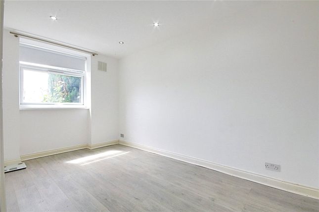 33, Bridle Close, Enfield photo 4