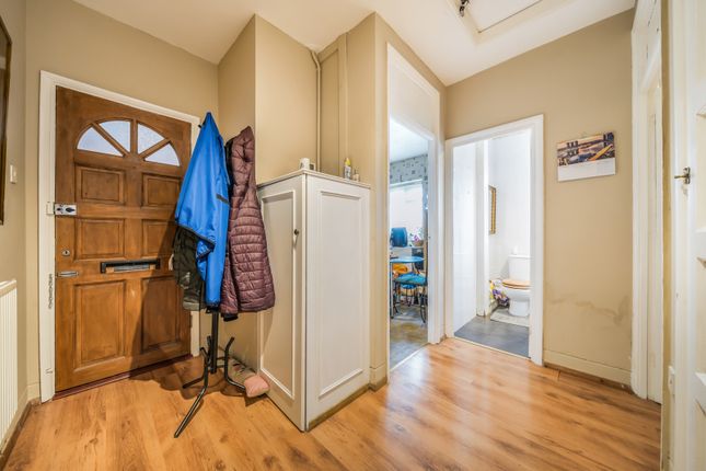 29, Crockham Way, Eltham photo 2