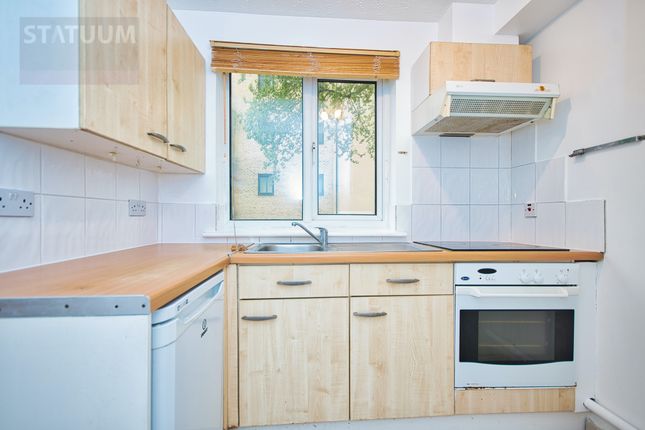 Thumbnail Flat to rent in Globe Road, Bethnal Green, City, East London