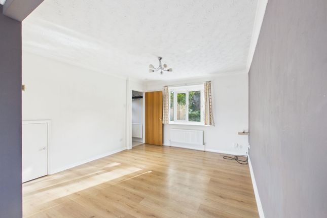 13 Ashton Gardens, Huntingdon photo 4