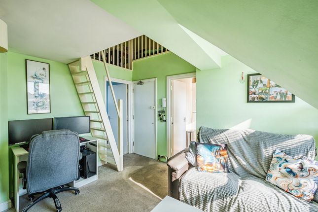 Flat 7, Traslyn Court, 24-25, Pelham Road, Seaford photo 2
