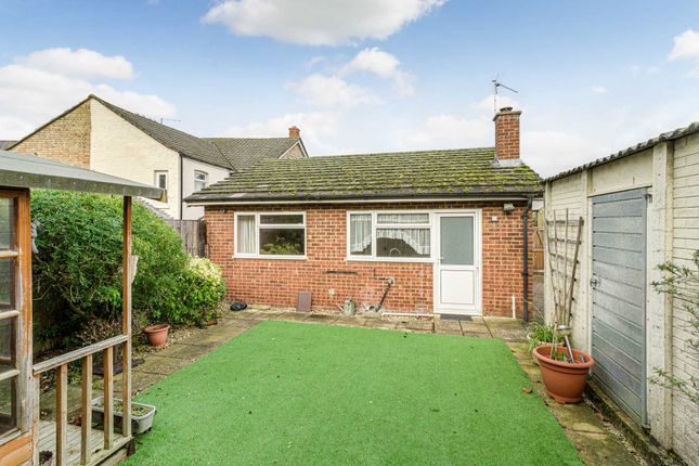 Thumbnail Bungalow for sale in Hardwick Road, Woburn Sands