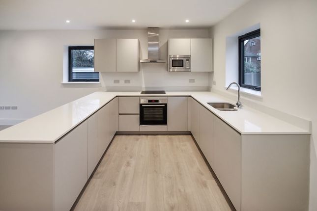 2, Beckley Mews, Northolt photo 2