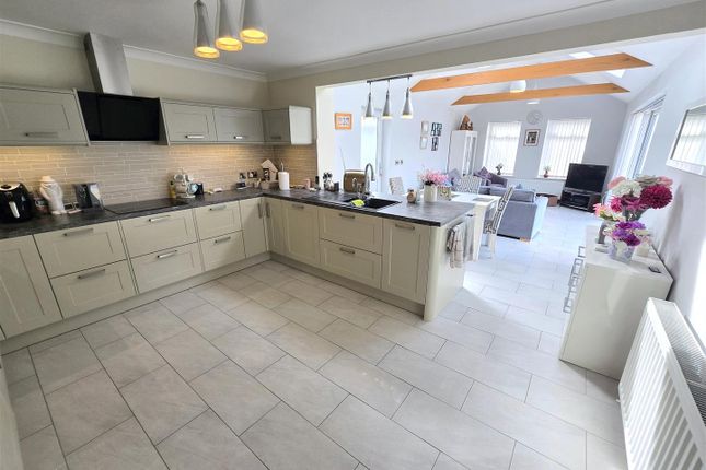 2, Shearwater Drive, Great Yarmouth photo 3