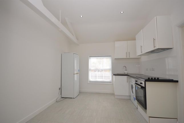 111, KETTERING photo 2