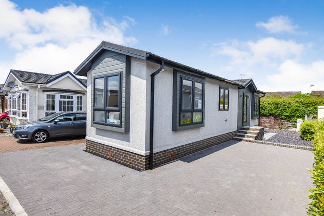 Thumbnail Mobile/park home for sale in Coggeshall Road, Braintree, Essex