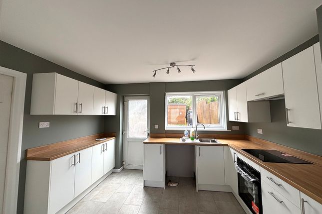 70, EXETER photo 2