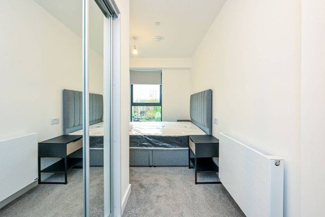 Flat to rent in The Mint, Guildford