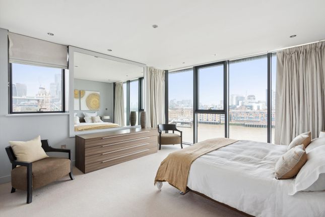 Flat to rent in Tea Trade Wharf, Shad Thames, London