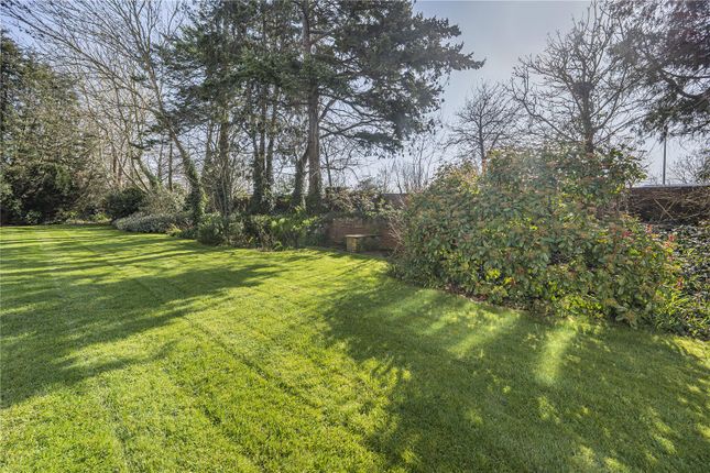 7 Penwerris Court,, Great West Road, Osterley photo 3
