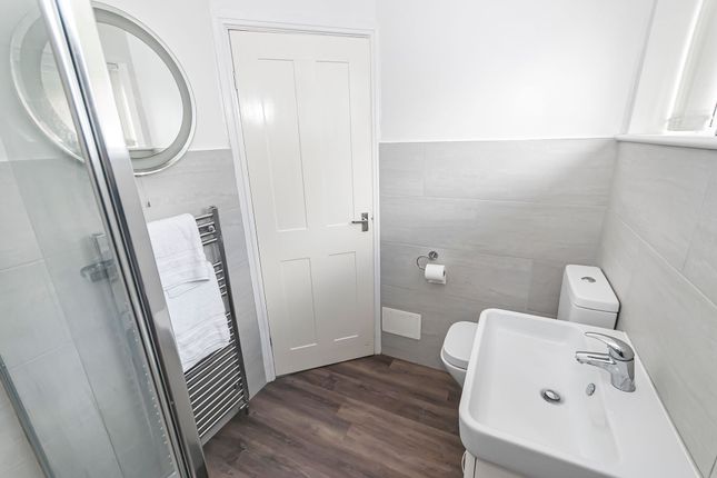 6 Havenbrook Grove, Bury photo 4