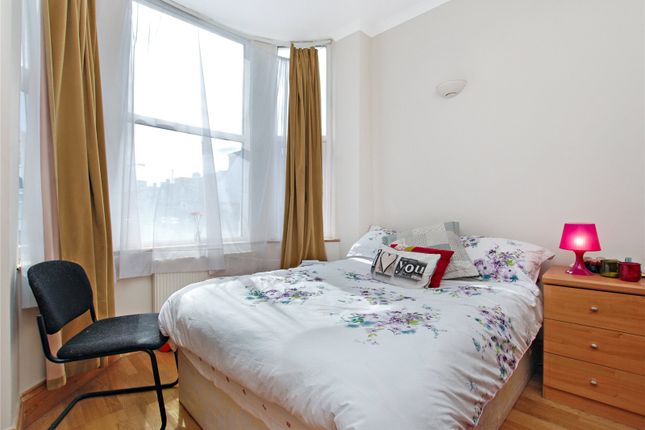 Flat to rent in Tooting Bec Road, London