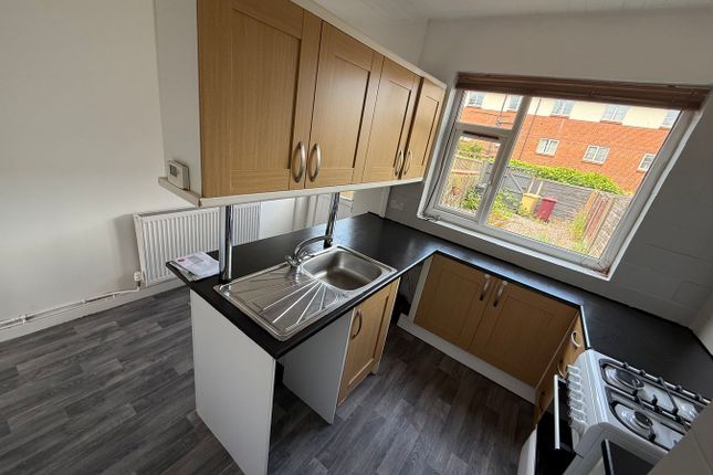 398, Hulton Lane, Bolton photo 4