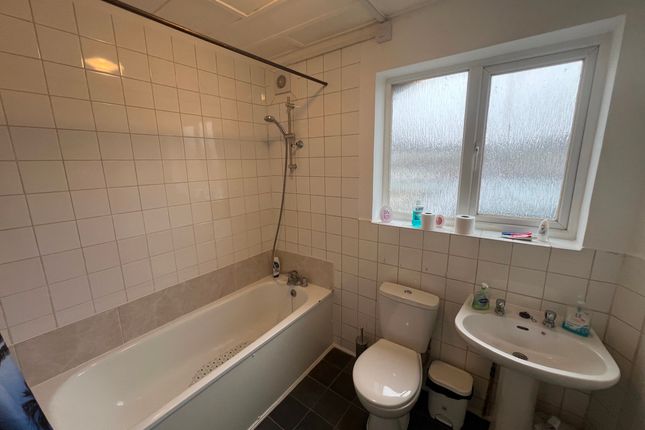 Flat to rent in Empire Parade, Great Cambridge Road, London