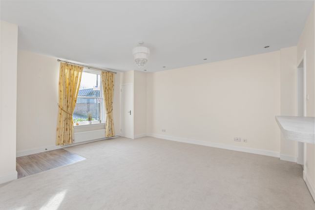 52B, Main Street, Gorebridge photo 4