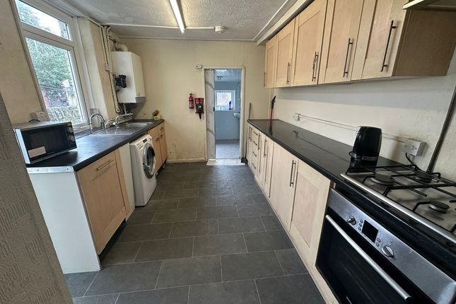 25, Meadow Street, PONTYPRIDD photo 2