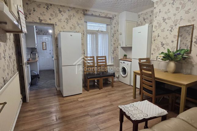 4, Carlton Terrace, Dewsbury photo 4