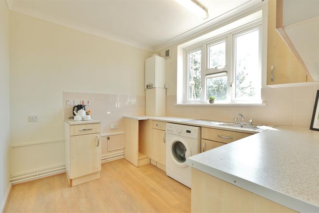 44, Stile Road, Slough photo 2