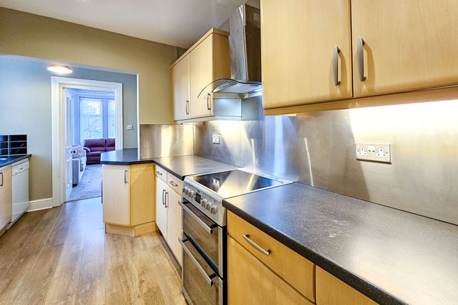 Flat 2 4 West Cliffe Grove, 4 West Cliffe Grove, Harrogate photo 4